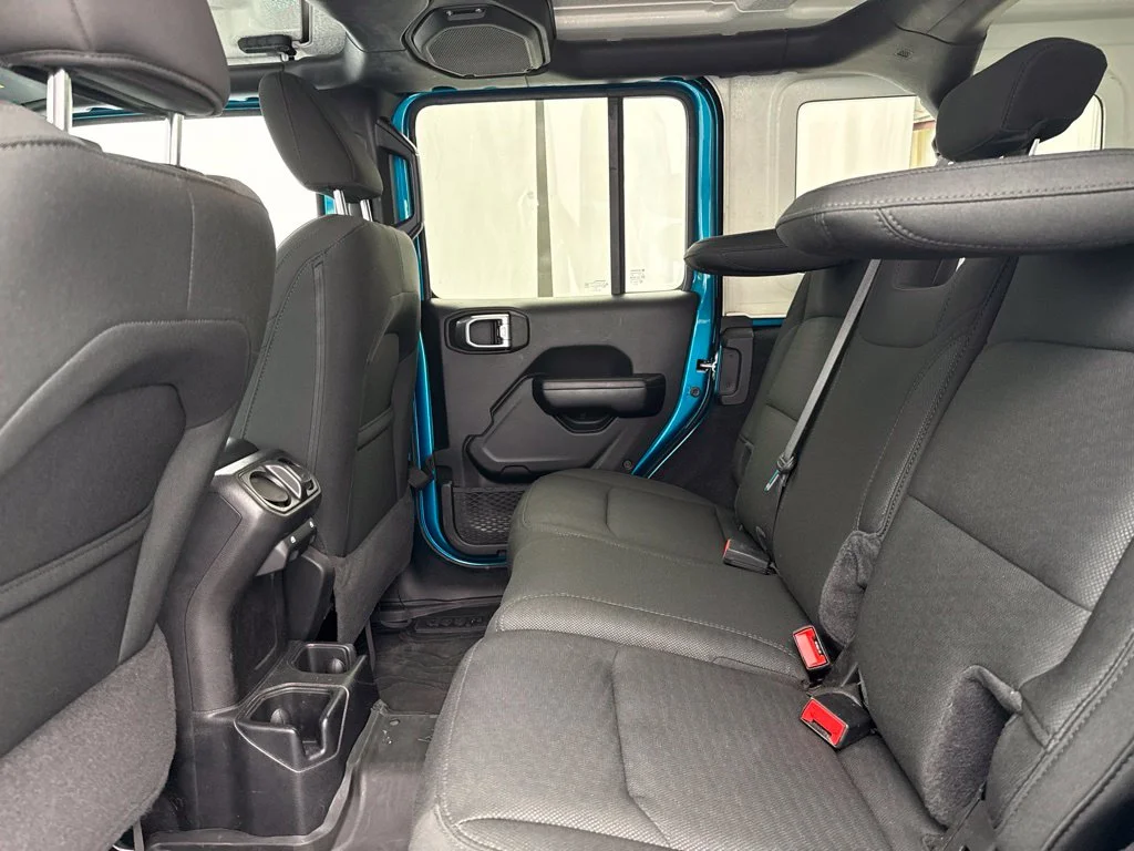 2020 Jeep Wrangler UNLIMITED SPORT Convertible Slide 13