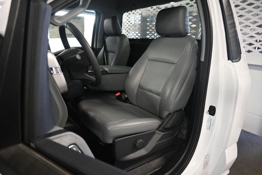 2025 Ford F-550 Super Duty Chassis Cab XL - Photo 10