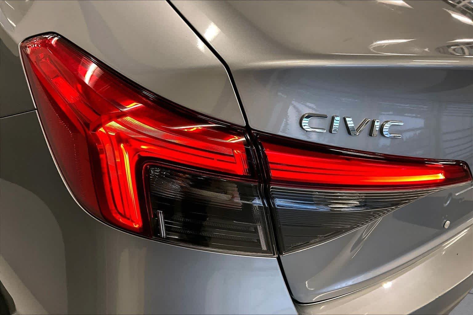 Used 2023 Lunar Silver Metallic Honda Sport image 29