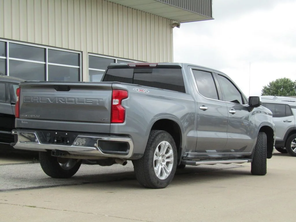 Used 2022 Gray Chevrolet LTZ image 3