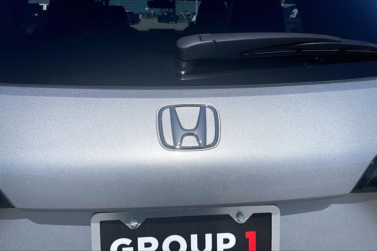Used 2026 Solar Silver Metallic Honda EX-L image 10