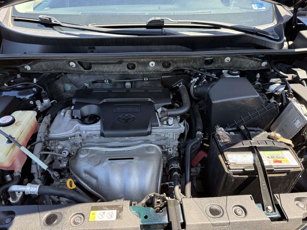 Used 2018 Blue Toyota LE image 12