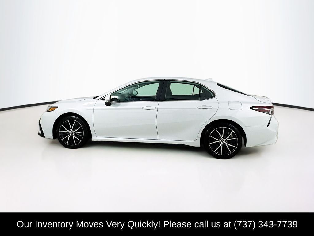 Used 2024 Ice Toyota SE image 4