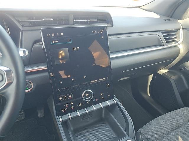 Used 2025 Summit White GMC Elevation image 11