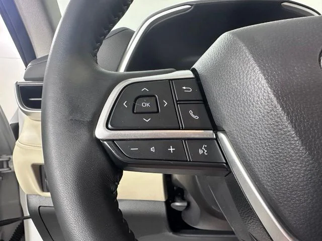 Used 2025 Beige Toyota XLE image 27