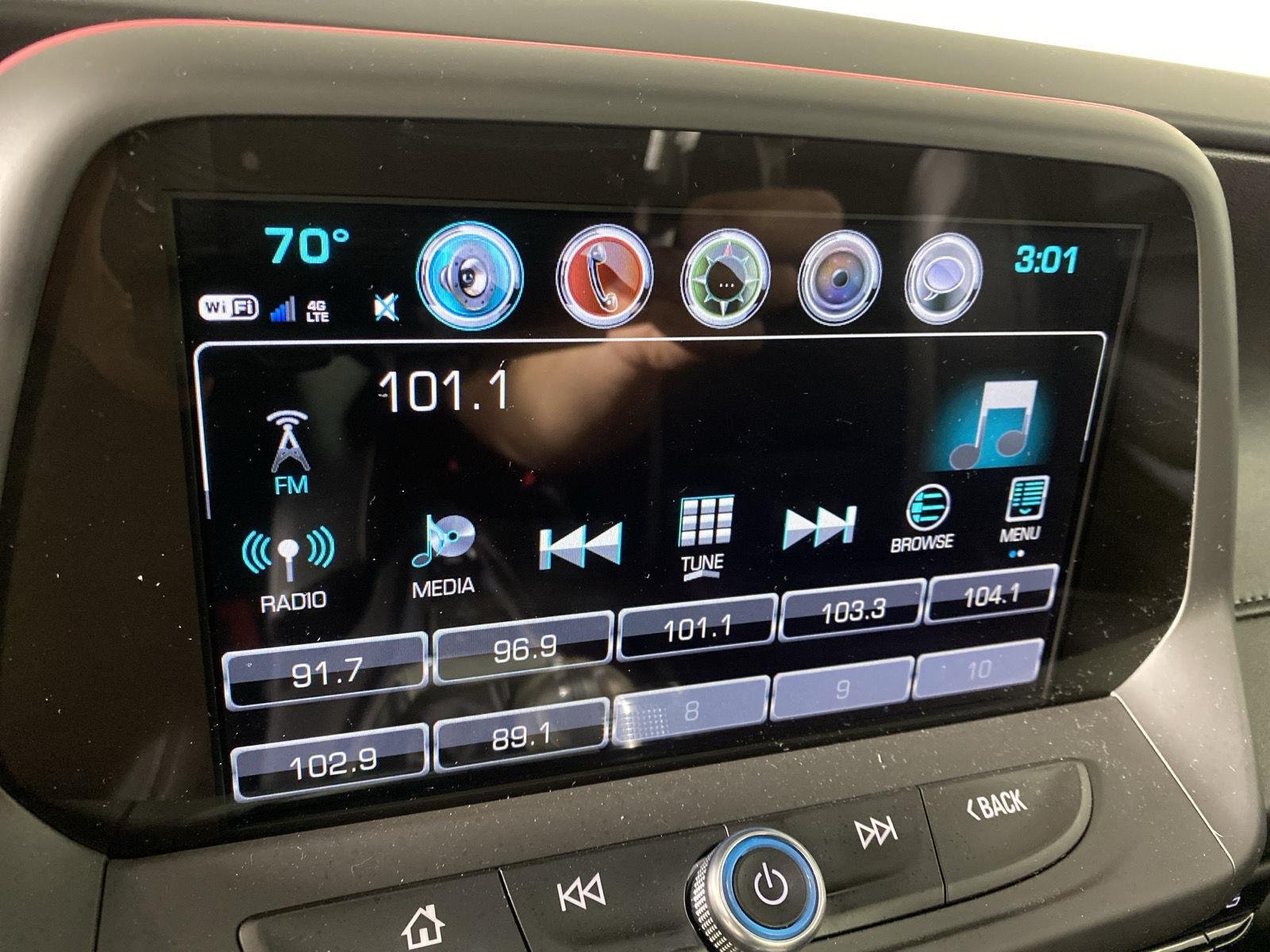 Used 2018 Black Chevrolet 2SS image 17