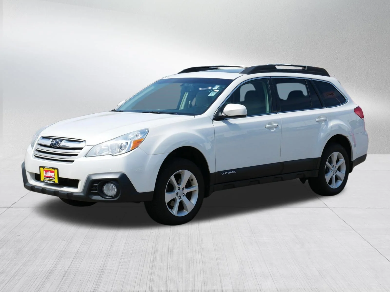 Used 2013 Satin White Pearl Subaru 2.5i Premium image 3