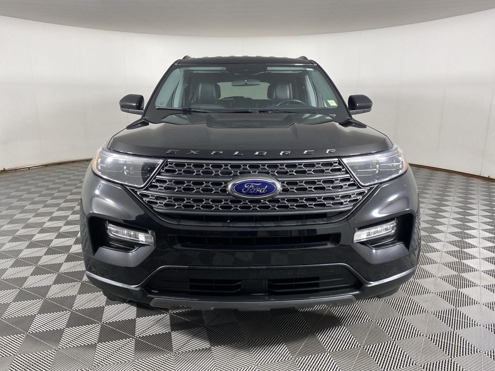 Used 2024 Agate Black Ford XLT image 2