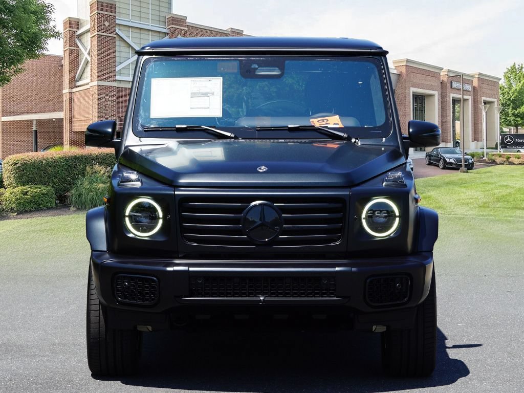 New 2027 MANUFAKTUR Night Black Magno Mercedes-Benz G 580 image 2