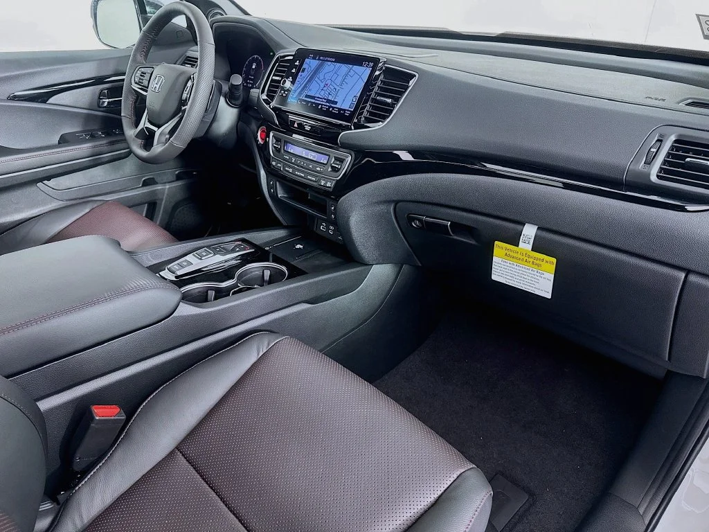 New 2026 Platinum White Pearl Honda Black Edition image 39