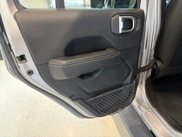 Used 2020 Silver Jeep Unlimited Sahara image 36