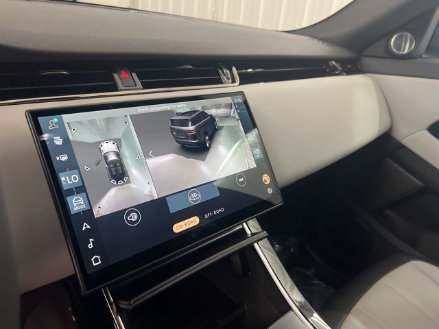 New 2026 Arroios Grey Land Rover Dynamic SE image 34