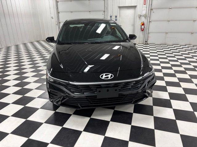 New 2026 Black Hyundai SEL Sport image 2