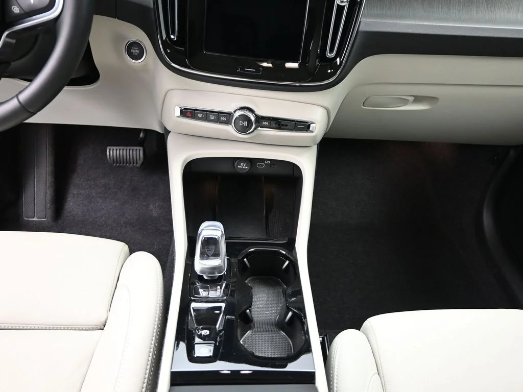 Certified Used 2025 Onyx Black Volvo Ultra image 13