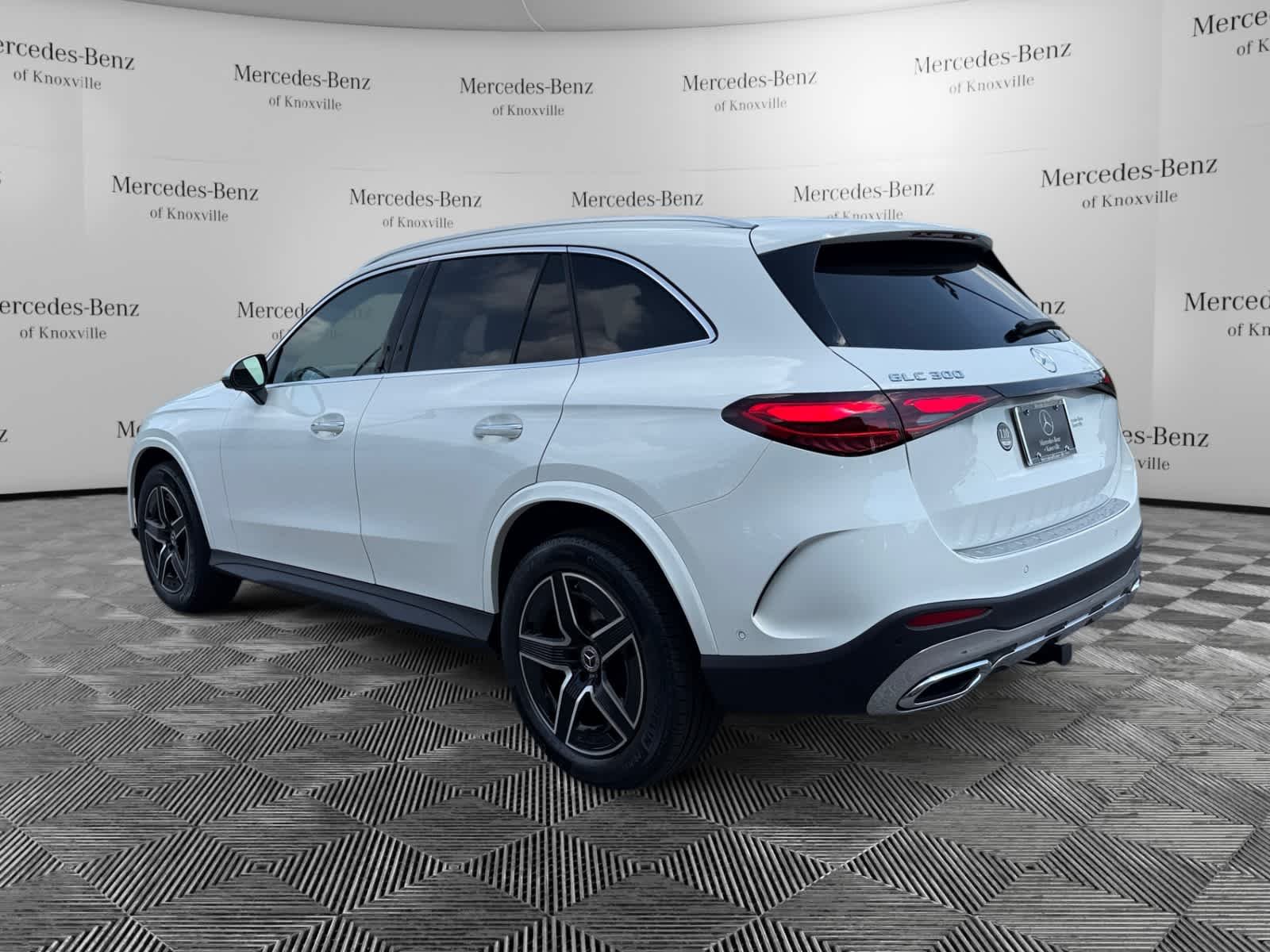 New 2027 Polar White Mercedes-Benz GLC 300 image 3
