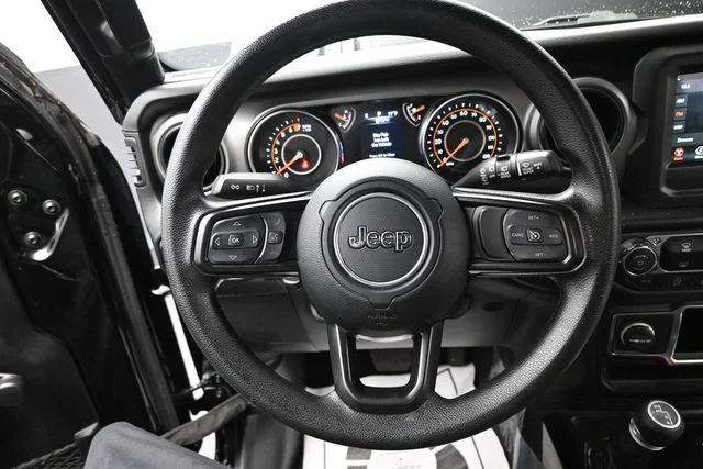 Used 2022 Black Clearcoat Jeep Unlimited Willys image 15