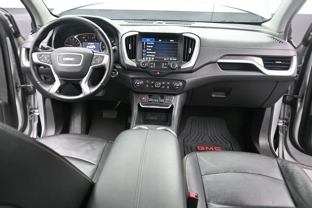 Used 2021 Silver GMC SLT image 32
