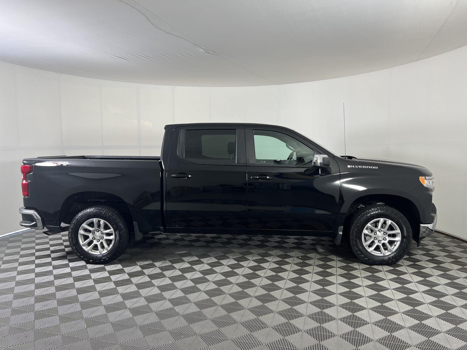 Used 2023 Black Chevrolet LT image 24