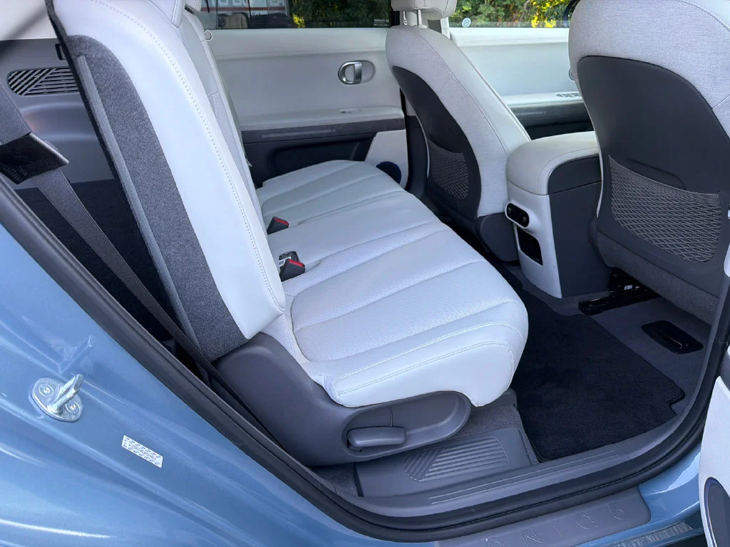 Used 2023 Blue Hyundai SEL image 15