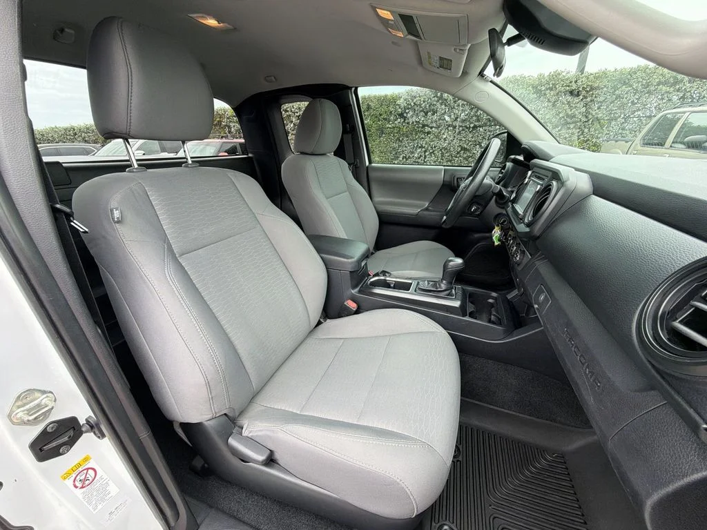 Used 2019 White Toyota SR image 33
