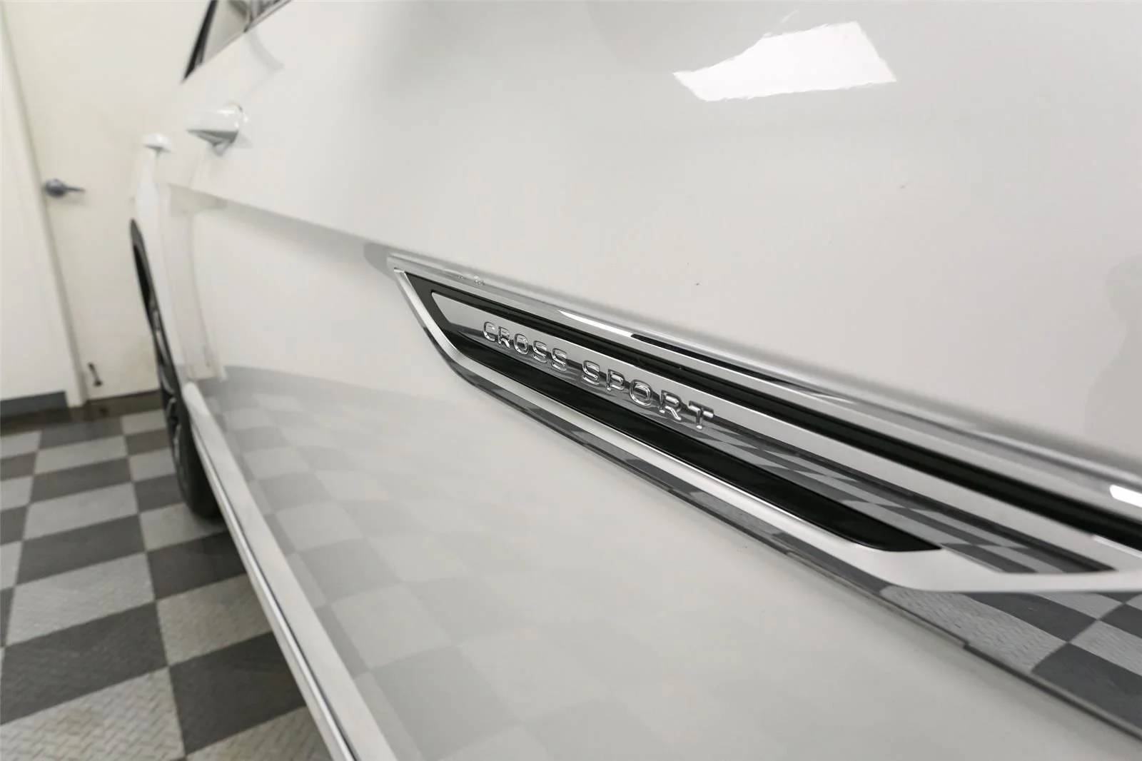 New 2026 Opal White Pearl Volkswagen 2.0T SEL Premium R-Line image 8