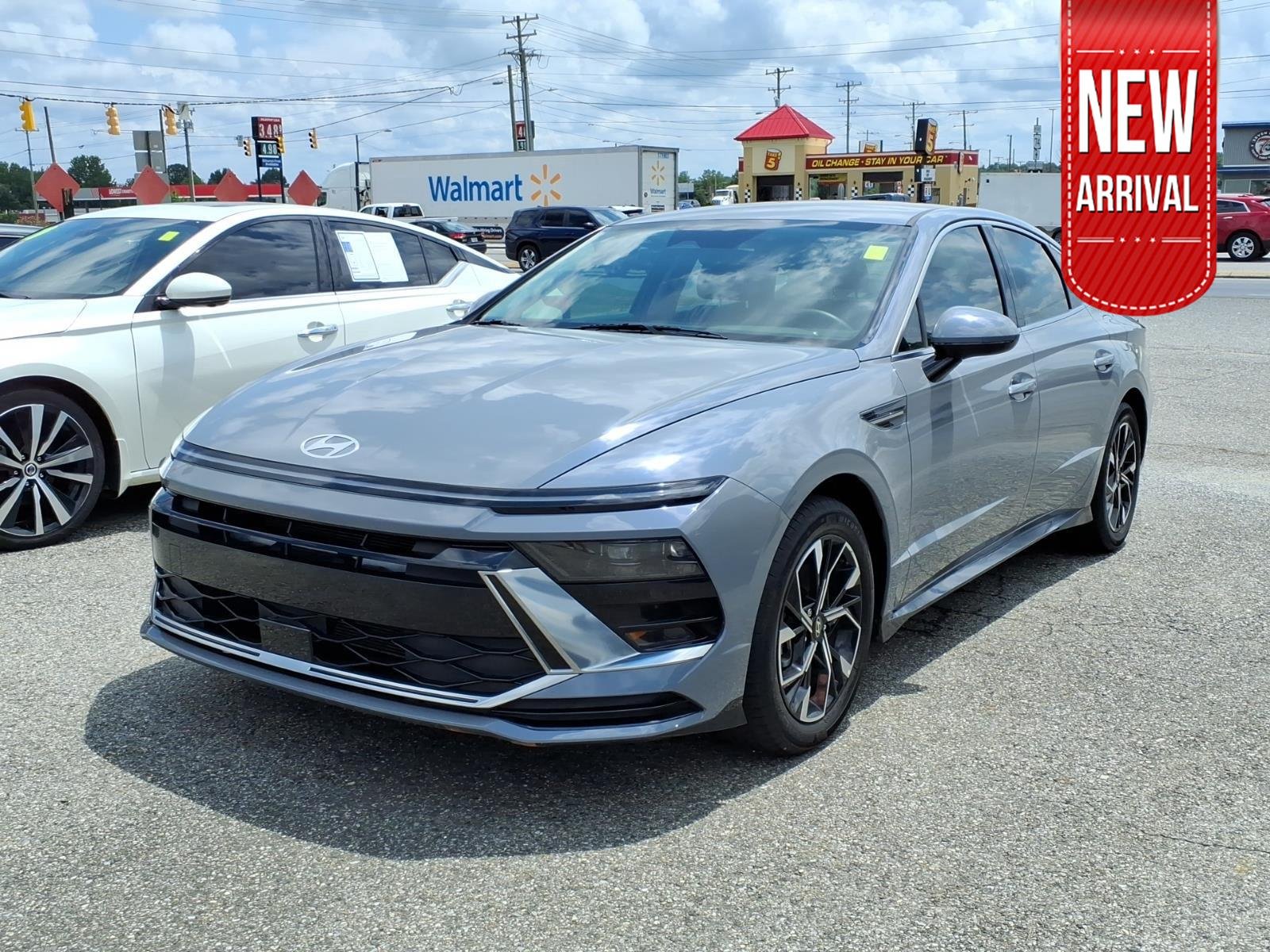 Used 2024 Transmission Blue Hyundai SEL image 1