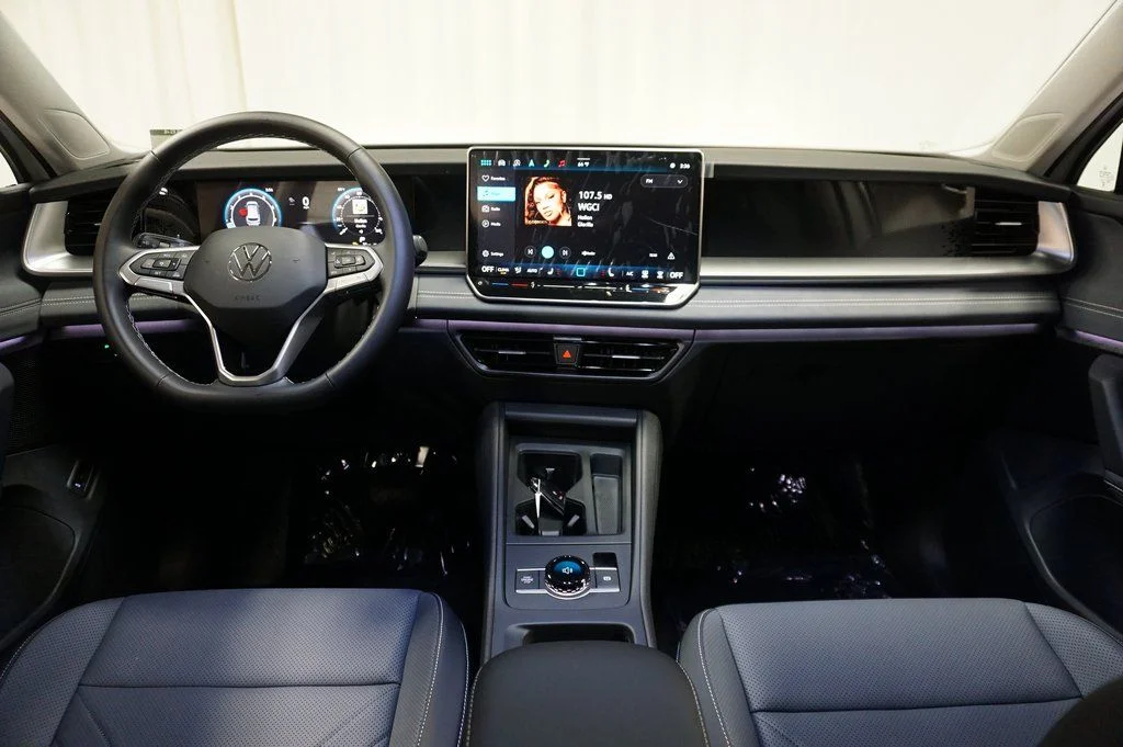 New 2026 Pure White Volkswagen SE image 14