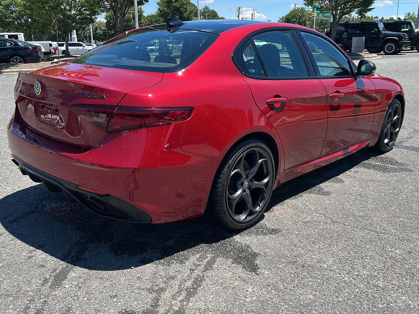 Used 2019 ROSSO COMPETIZIONE TRI-COAT Alfa Romeo TI image 5