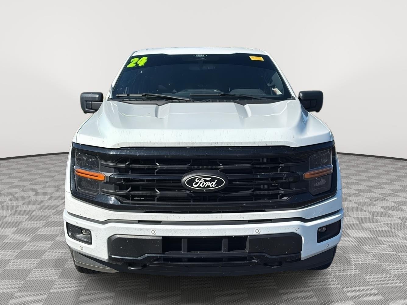 Used 2024 Oxford White Ford XLT image 8