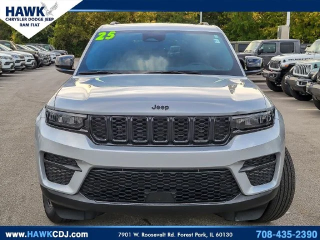 Certified Used 2025 Silver Jeep Altitude image 4