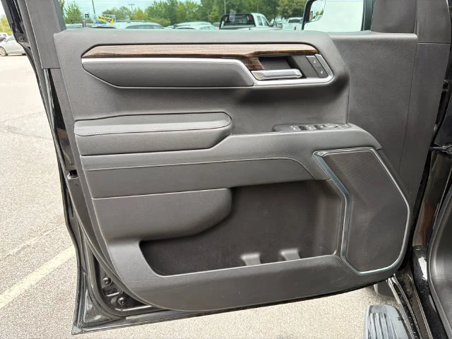 Used 2022 ONYX BLACK GMC Elevation image 10