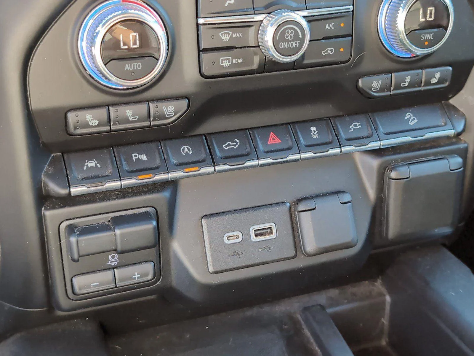 Used 2019 SATIN STEEL METALLIC GMC SLT image 22