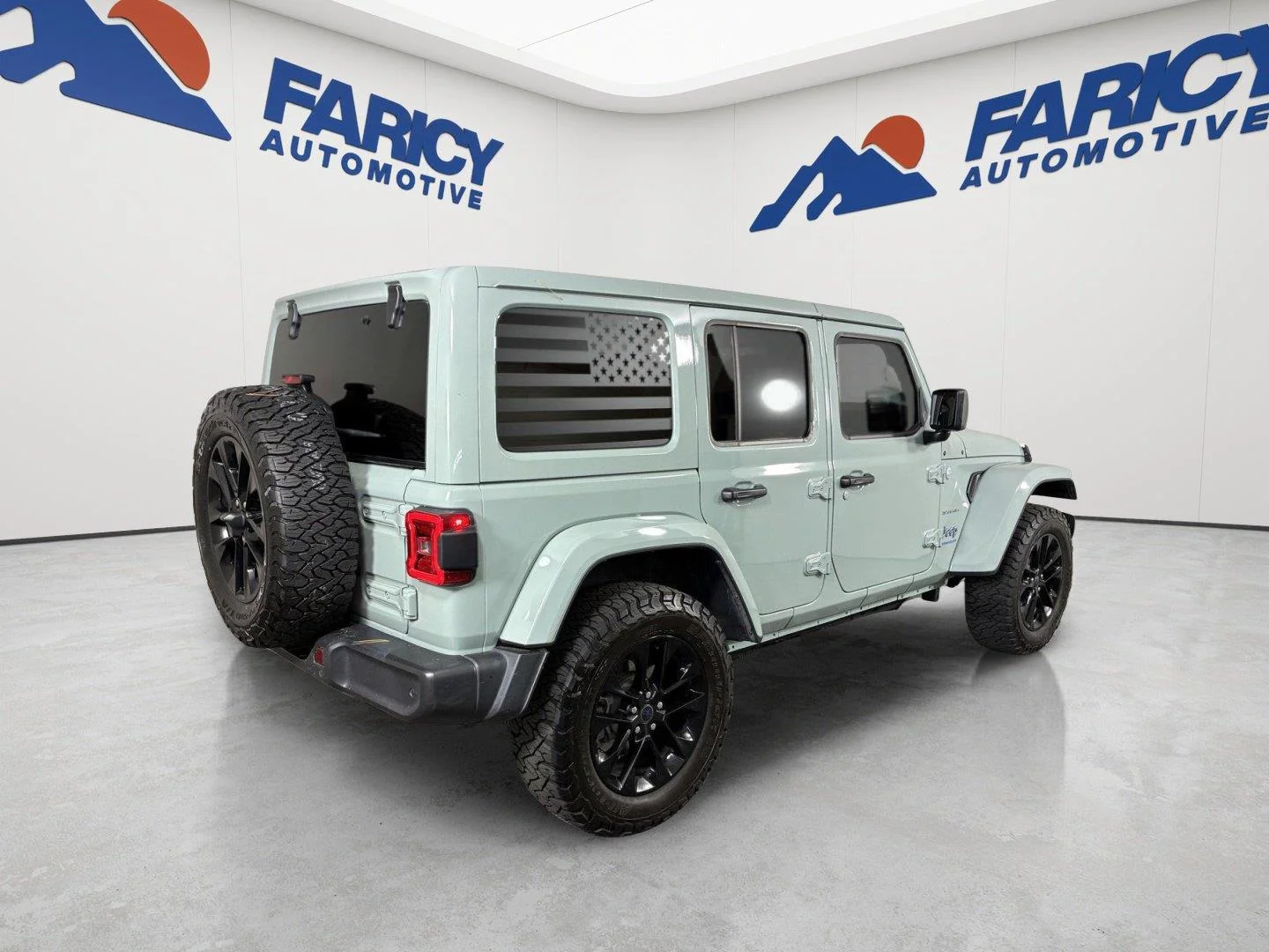Used 2024 Earl Clearcoat Jeep Sahara image 5