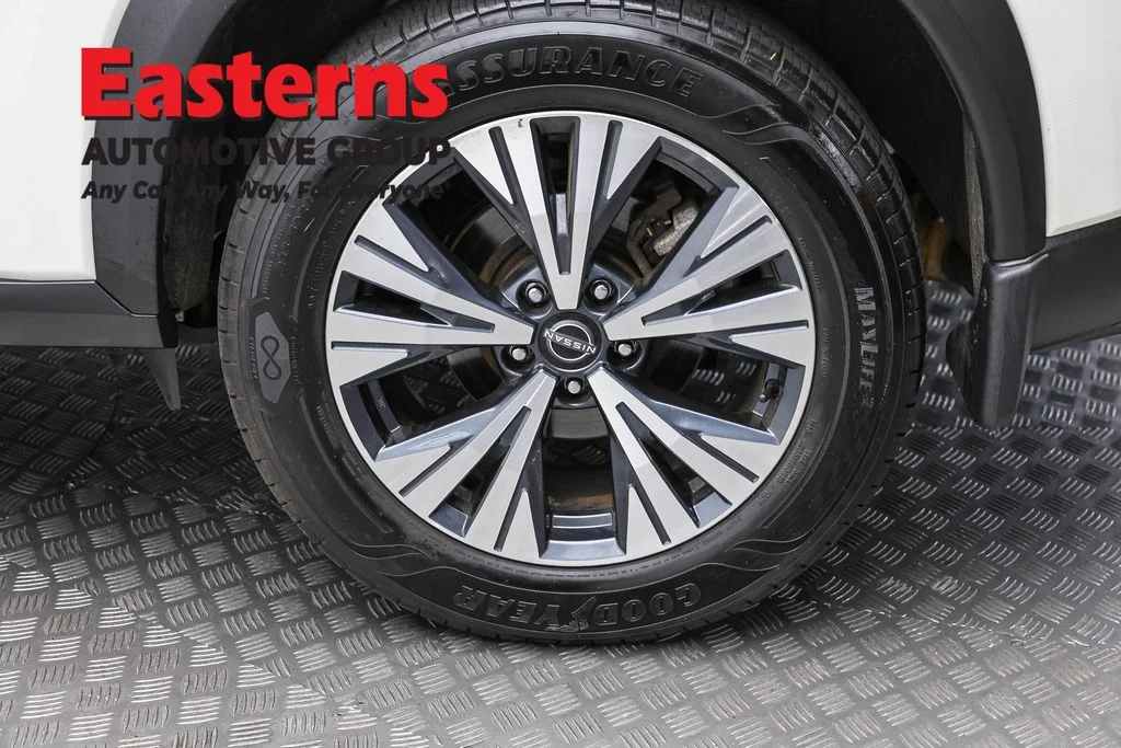 Used 2023 White Nissan SV image 8
