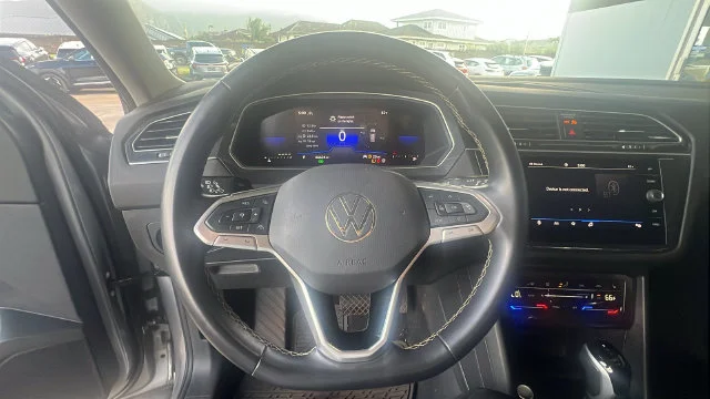 Used 2024 Silver Volkswagen 2.0T SE image 21
