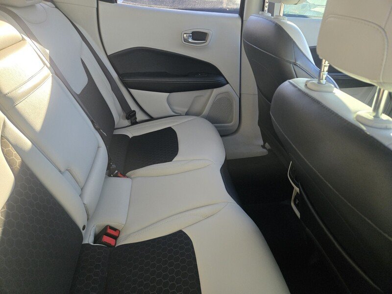 Used 2018 Blue Pearl JEEP LATITUDE 4X4 image 4