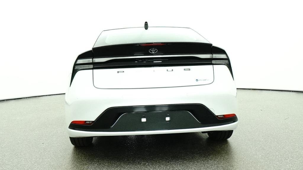 New 2026 Wind Chill Pearl Toyota XSE Premium image 36