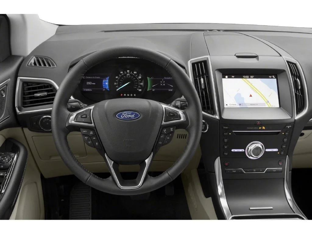 Used 2020 Blue Ford SEL image 4