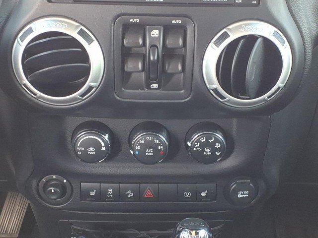 Used 2016 White Jeep Rubicon image 19