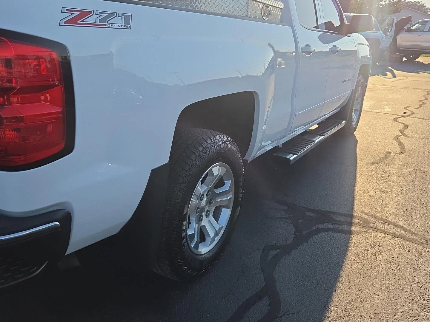 Used 2015 SUMMIT WHITE Chevrolet LT image 5