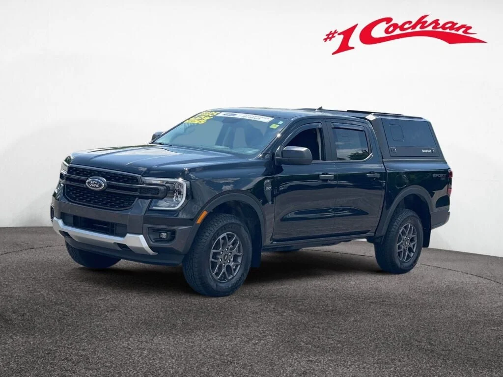 Used 2025 Shadow Black Ford XLT image 33