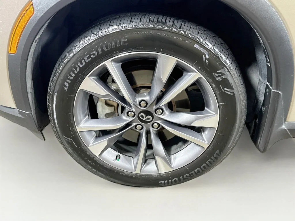 Certified Used 2024 Silver INFINITI LUXE image 45