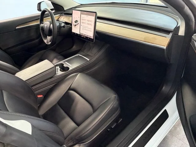 Used 2023 White Tesla Base image 14