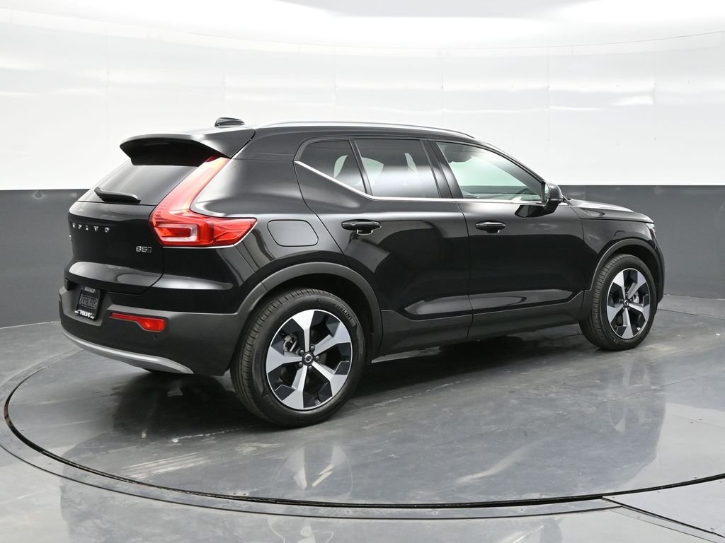 2025 Volvo XC40 Core - Photo 7
