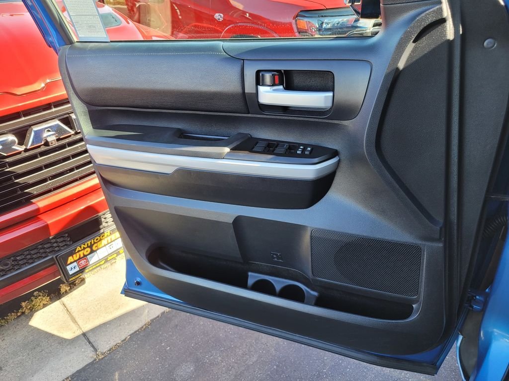 Certified Used 2018 Blue Toyota SR5 image 27
