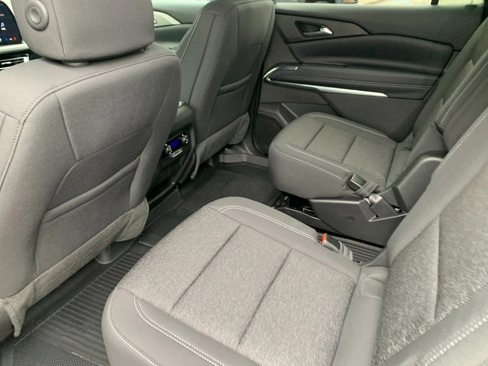 2027 Chevrolet Traverse LT - Photo 13
