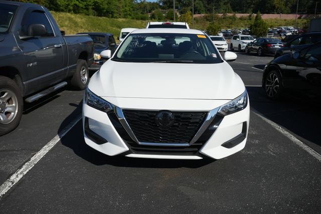 Used 2022 White Nissan SV image 4