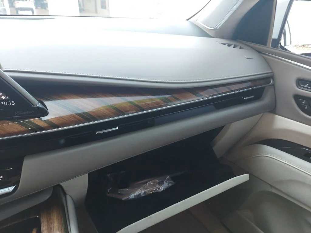 Used 2021 White Cadillac Premium Luxury Platinum image 31