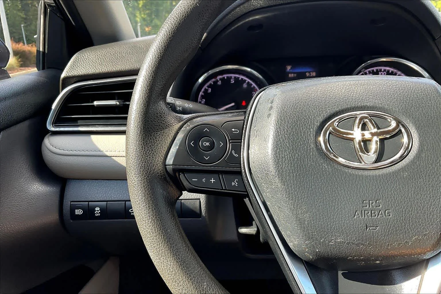 Used 2019 Galactic Aqua Mica Toyota L image 22