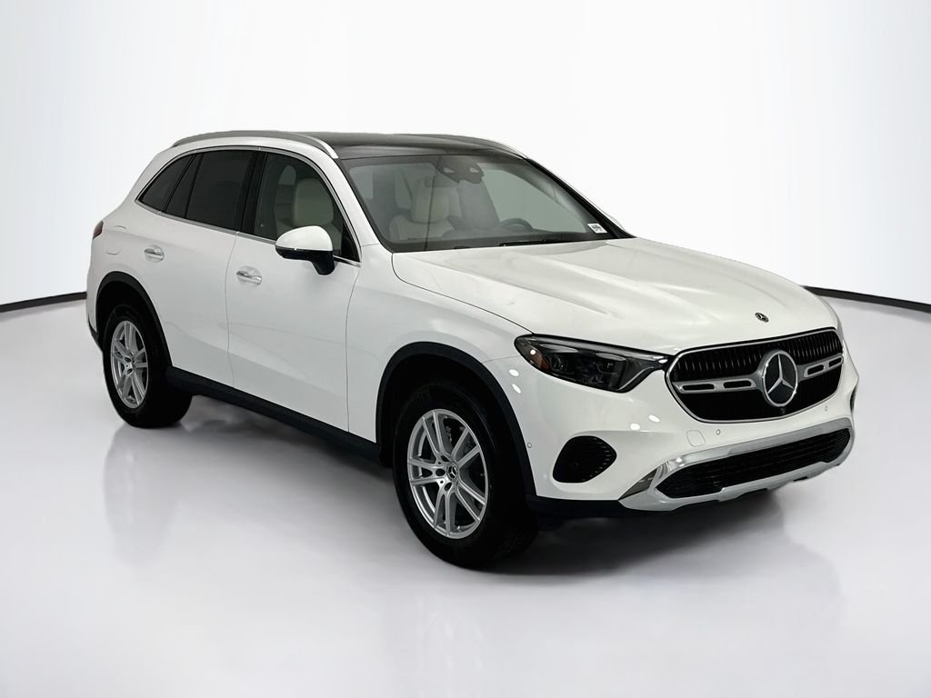 New 2027 Polar White Mercedes-Benz GLC 300 image 3